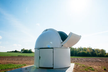 Budowa obserwatorium astronomicznego CWINT z obrotową kopułą w Parzynowie